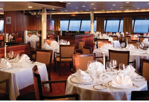 El espectacular Restaurante,único en un barco de exploración